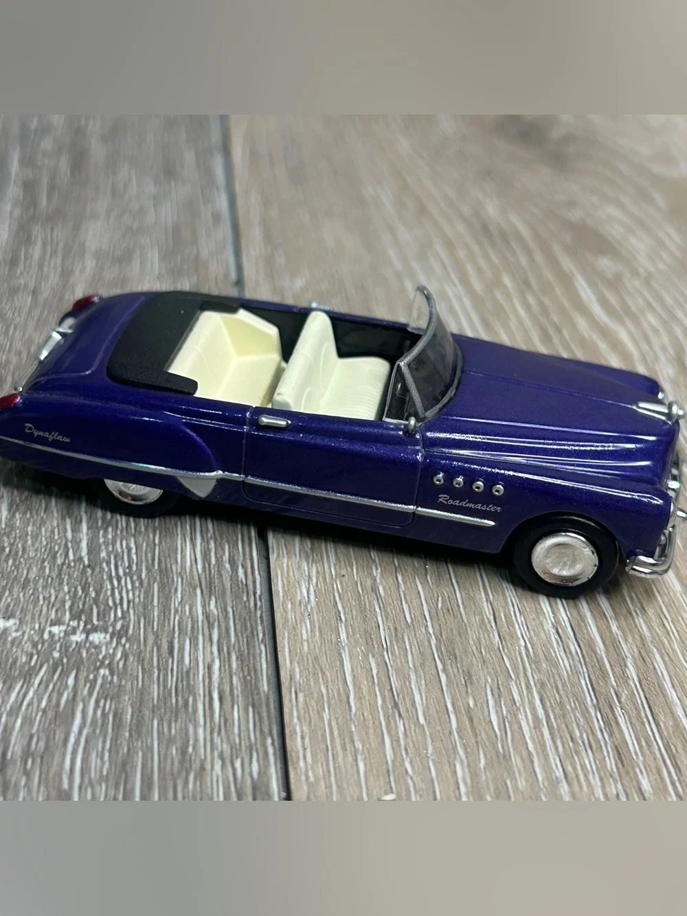 Vintage New-Ray 1949 Buick Roadmaster Convertible Diecast Car 1:43 Purple 1999